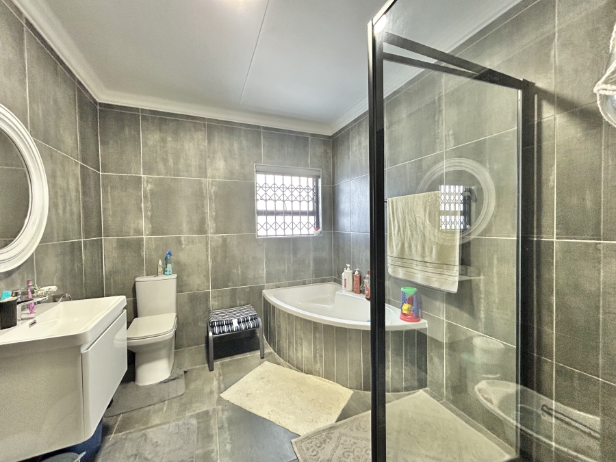 3 Bedroom Property for Sale in Fountains Estate Eastern Cape